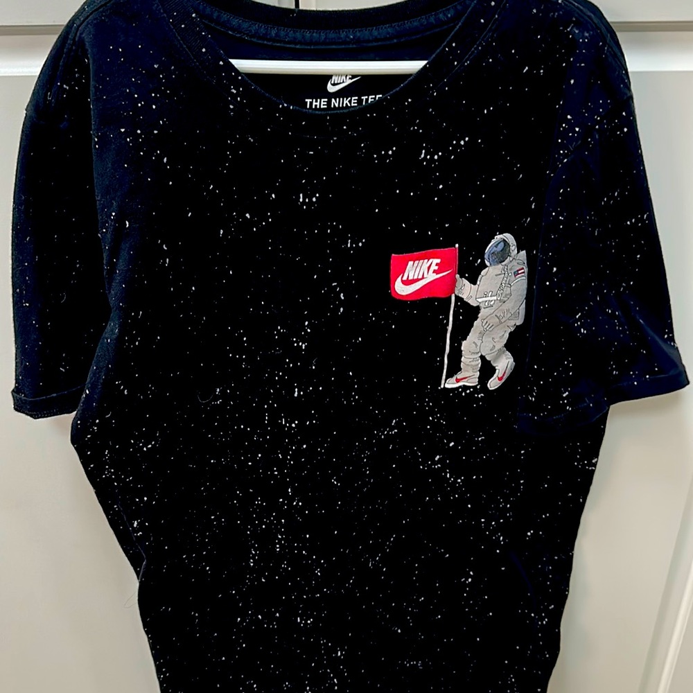 Nike shirt size S